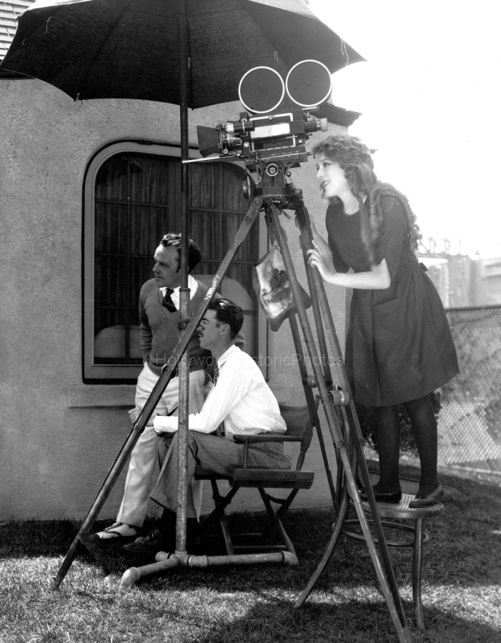 Mary Pickford 1910 Behind the camera.jpg